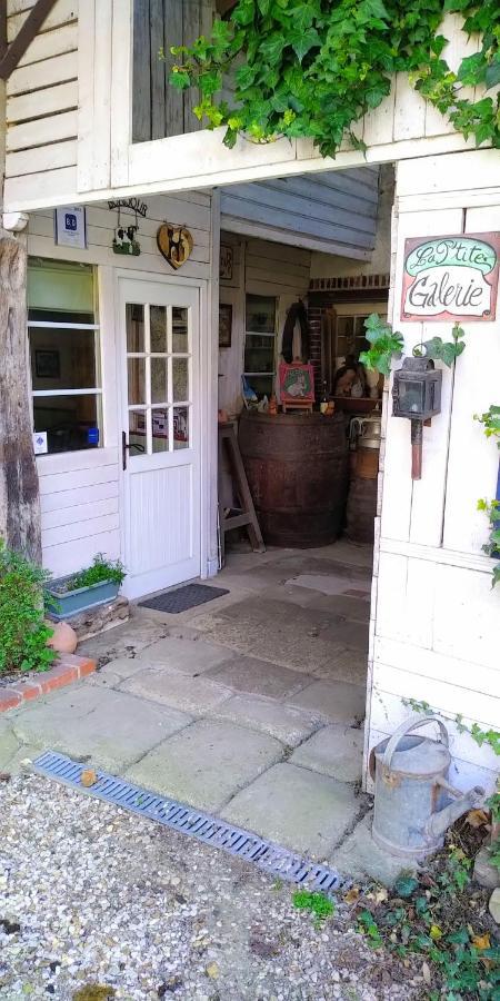 Ferme De L'Art Rural Et Populaire Bed & Breakfast Maillot Dış mekan fotoğraf