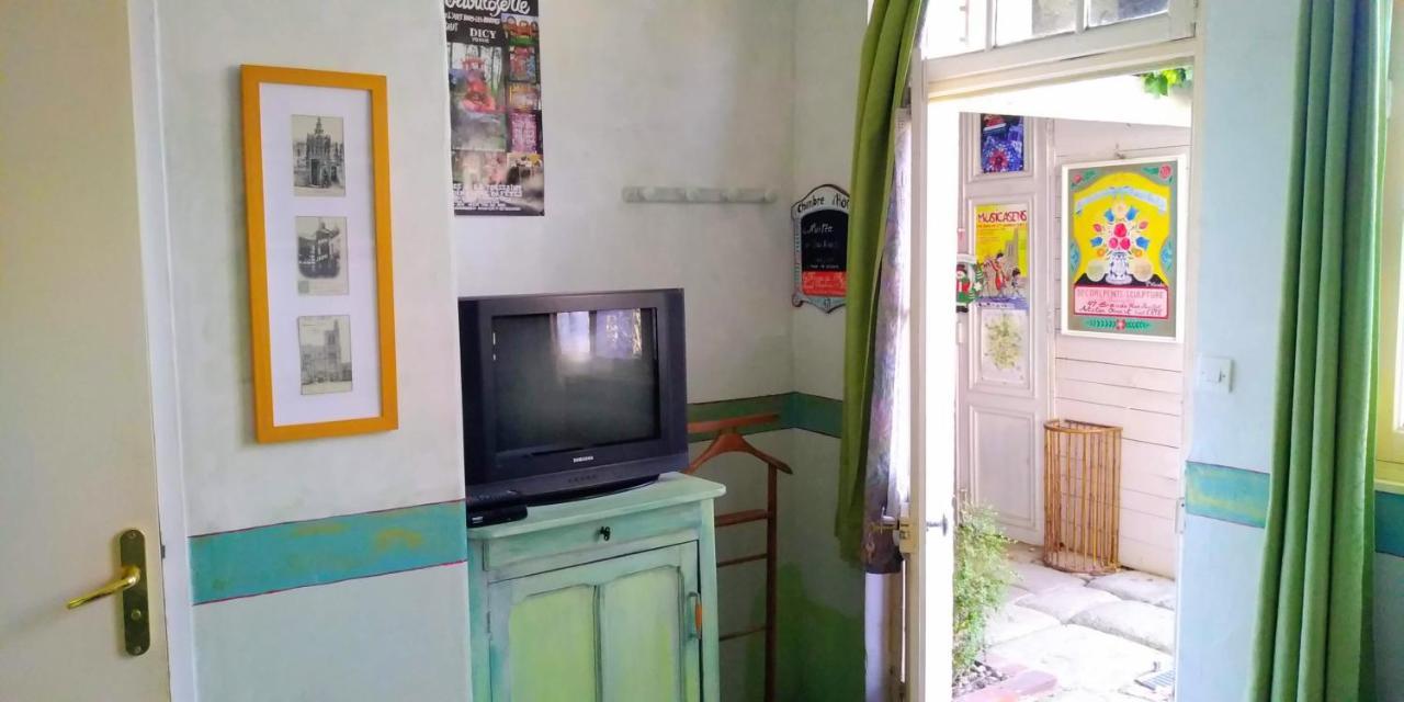 Ferme De L'Art Rural Et Populaire Bed & Breakfast Maillot Dış mekan fotoğraf