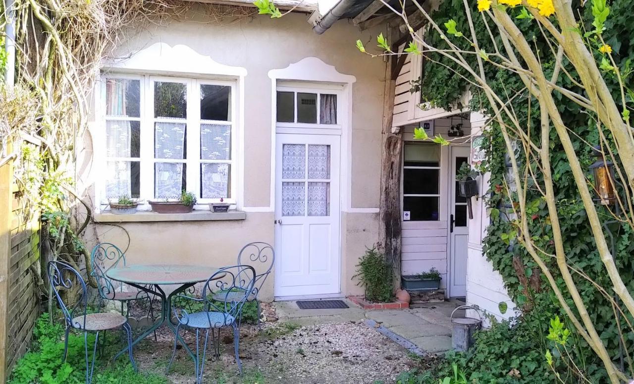 Ferme De L'Art Rural Et Populaire Bed & Breakfast Maillot Dış mekan fotoğraf